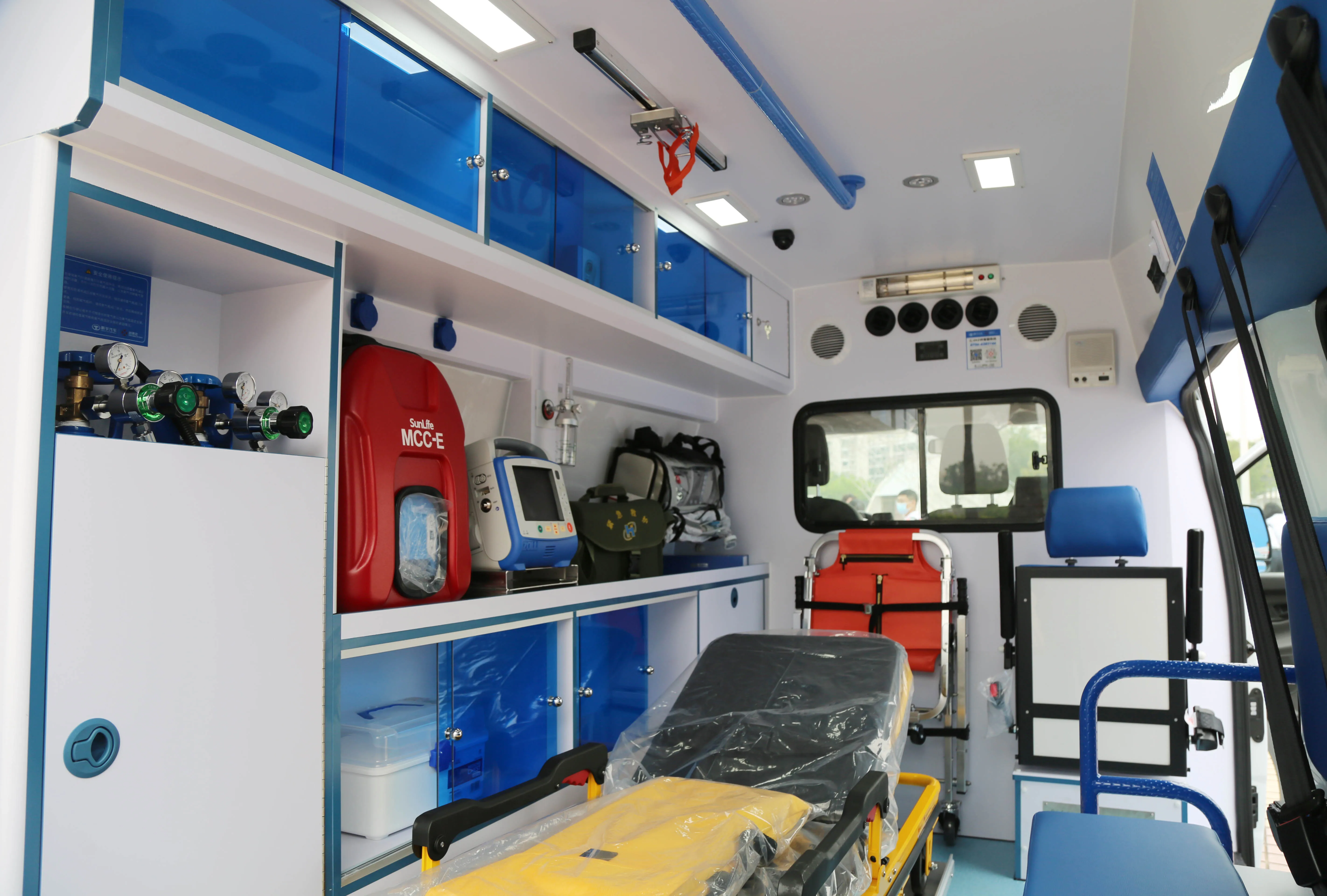 New Mobile Transit V362 Monitoring Ambulance Vehicle ICU Medical Emergency Ambulance Car for sale (Gasoline , MT, Euro6)