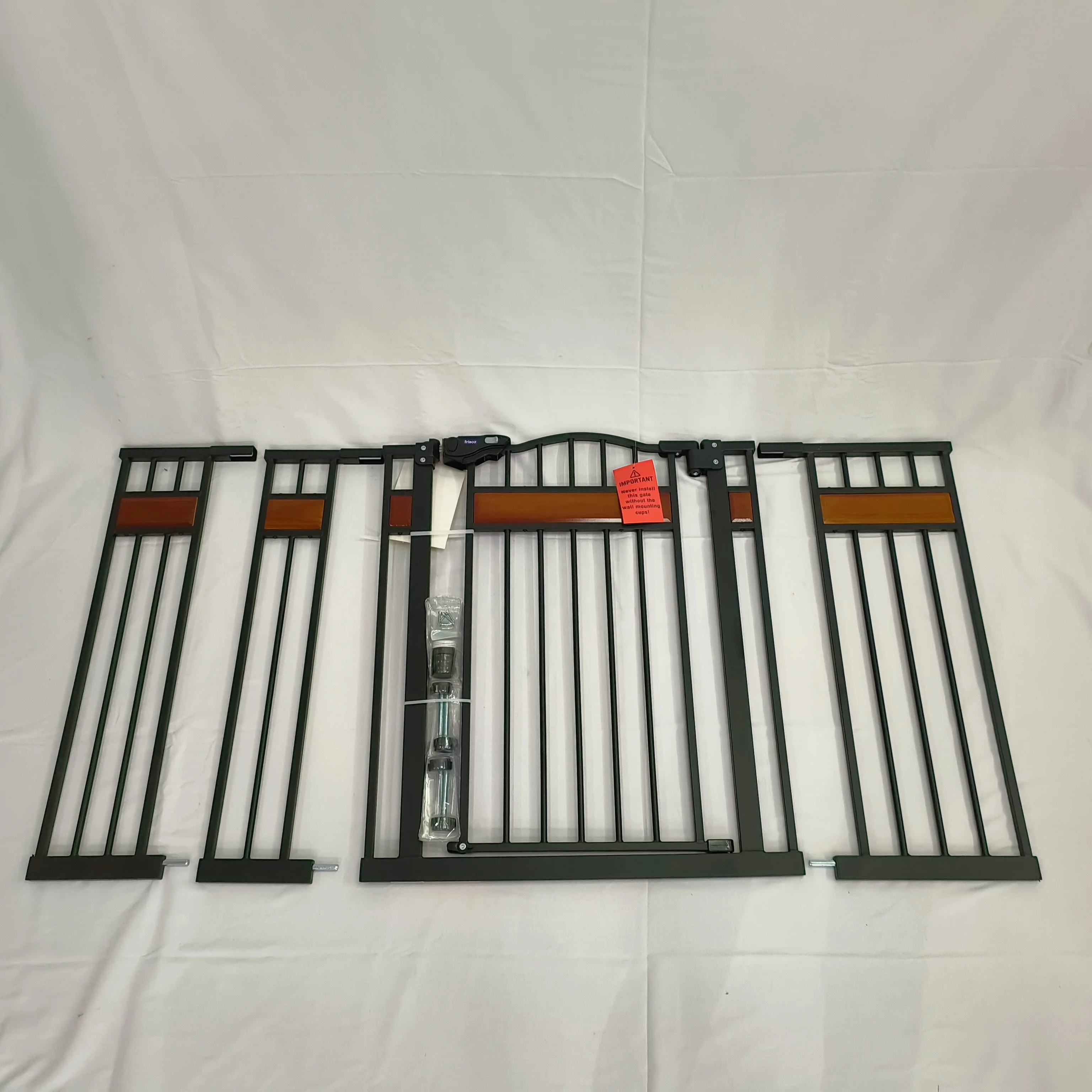 High quality  new fashion auto close  security adjustable wood metal baby pet door safety gate design for stairs bedrooms