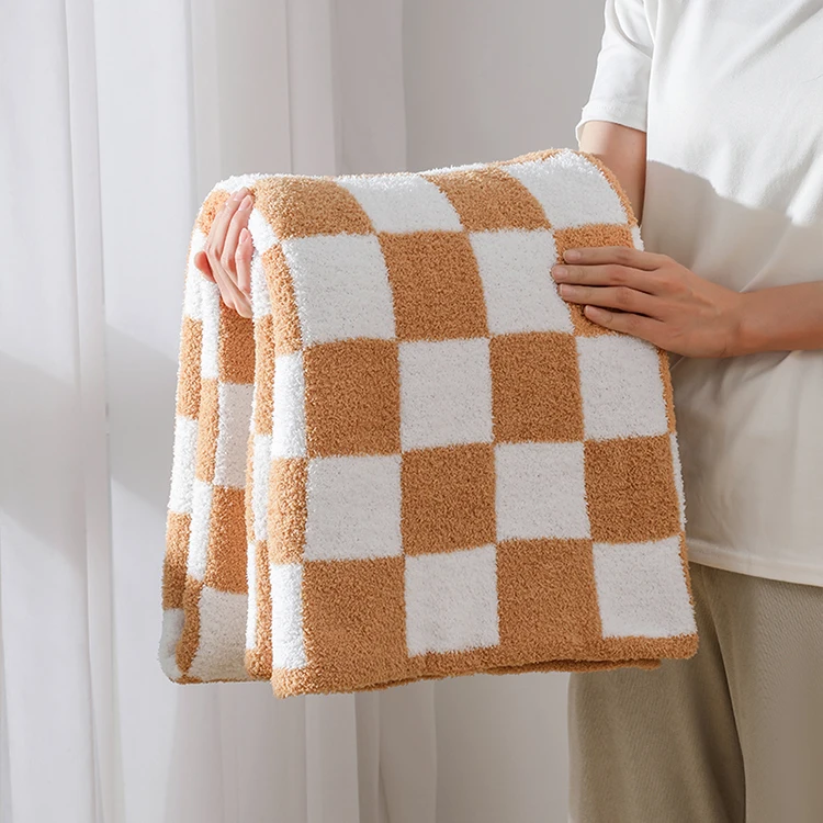 New Design Soft Wholesale Checkerboard Polyester Microfiber Knitted Throw Blanket