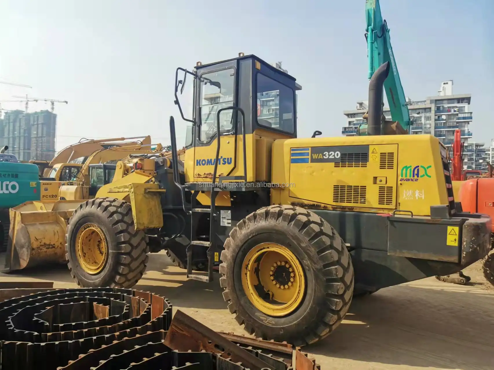 Used wheel loader 4t Komatsu WA320-3 original Japan front bucket Earth remover Great condition low price construction machinery