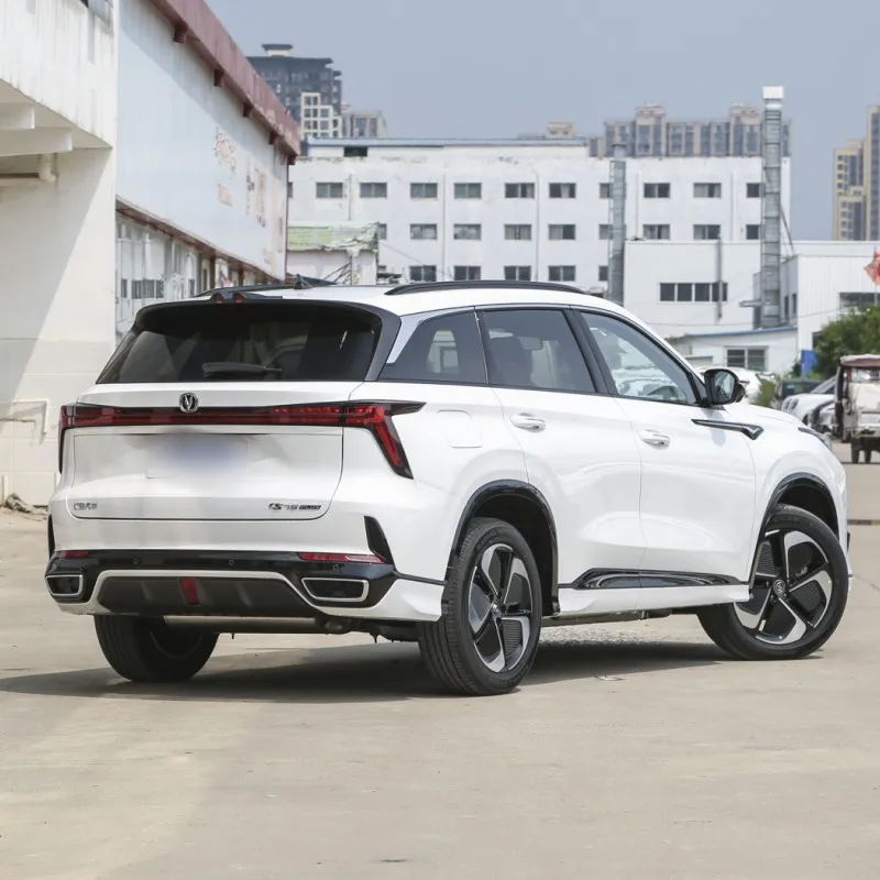 2023 дешевый Подержанный автомобиль Changan Cs75 Plus Внедорожник 5 дверей мест роскошный