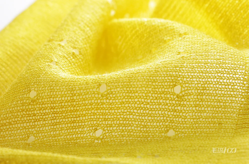 Оптовая продажа высокое качество Заводская поставка завораживающая цена ковер вязальная нить из мягкой шерсти пряжа