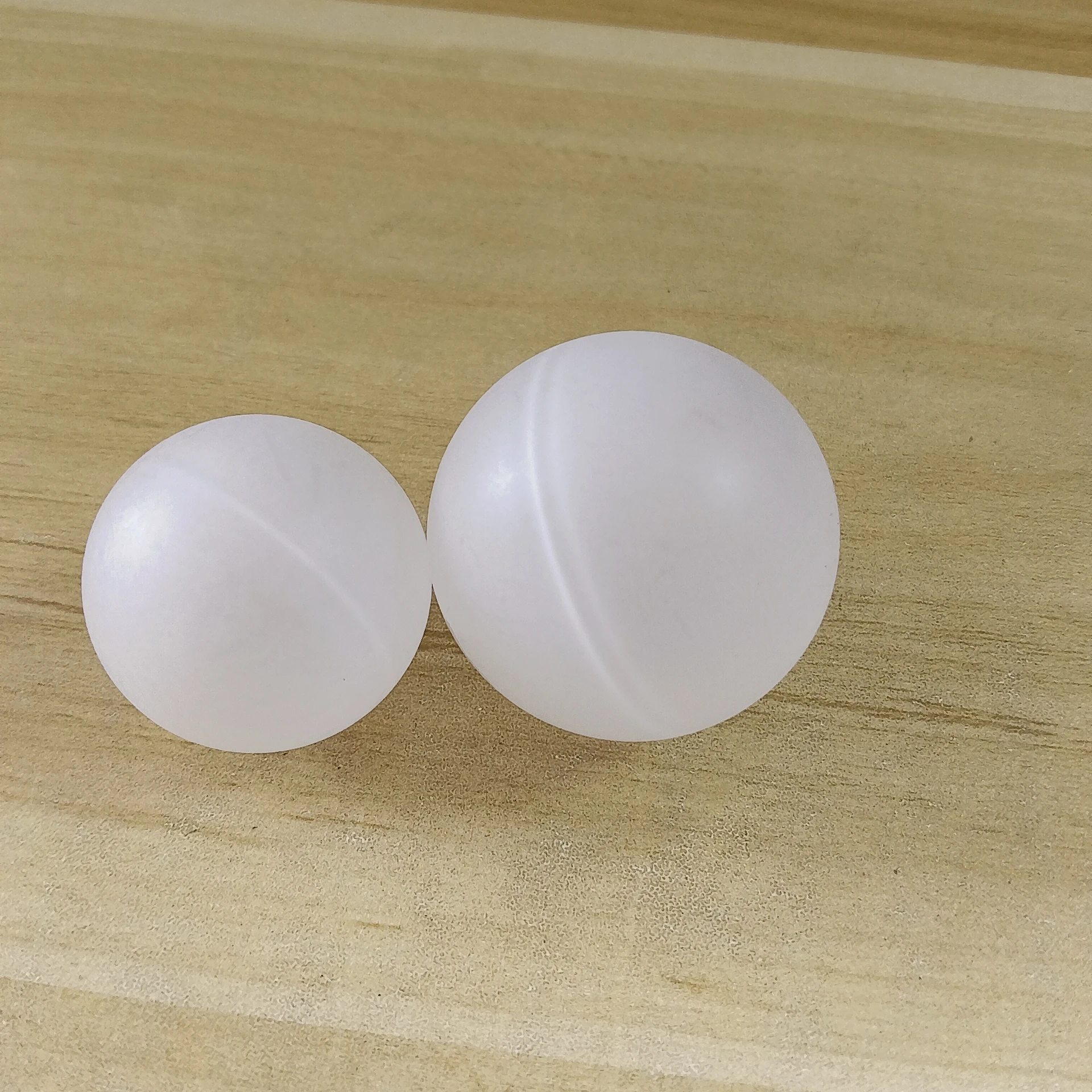 10mm roll on ball plastic small white hollow plastic balls PP plastic ball with holes