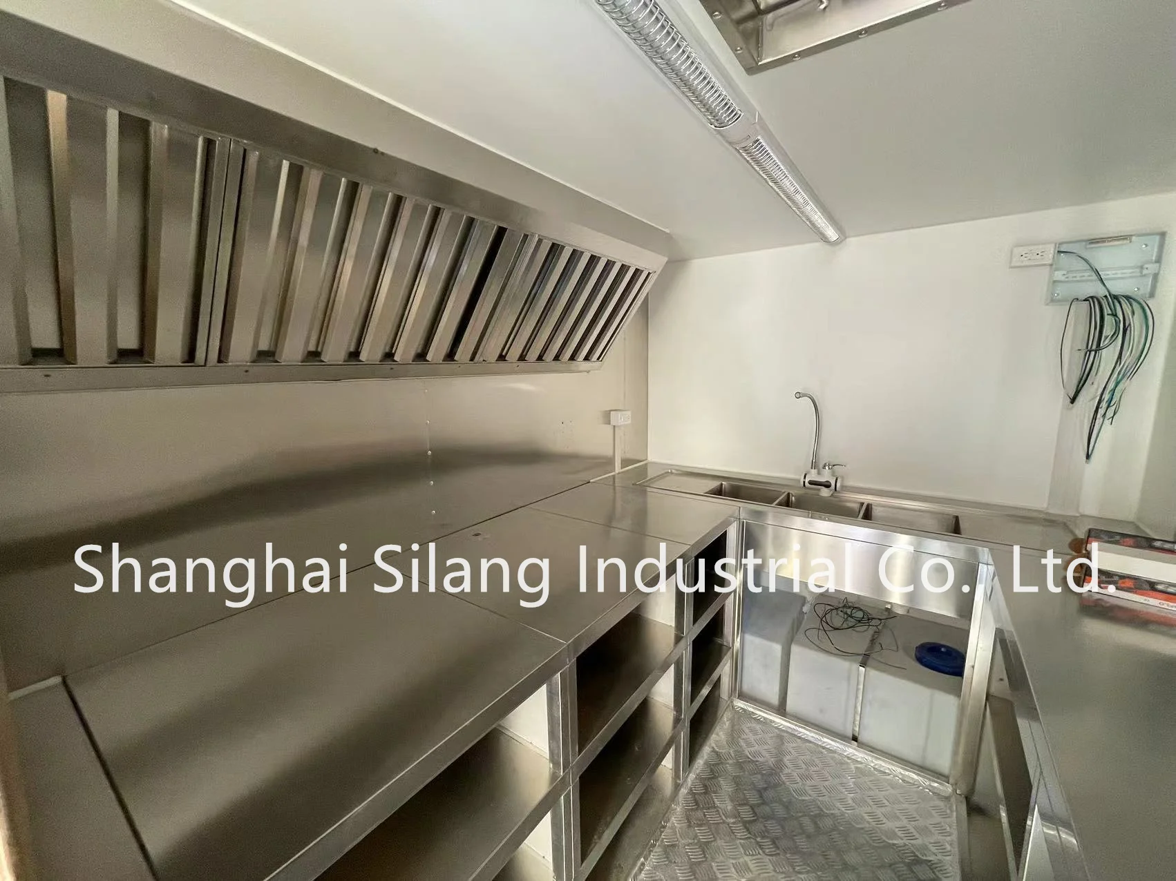 SLUNG SL-6Z Customized Red Mobile Square Catering Fast Food Trailer BBQ Food Truck For American Standard