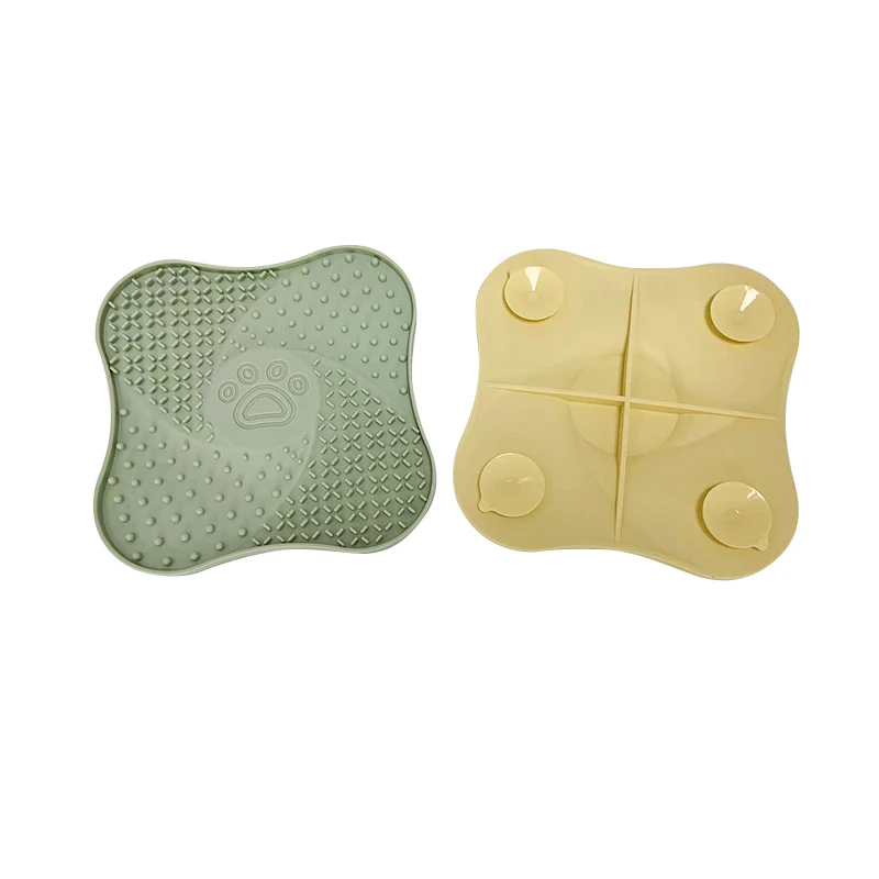 Custom BPA Free  Durable Pet Bathing Grooming and Training Suction Silicone Dog Lick Mat