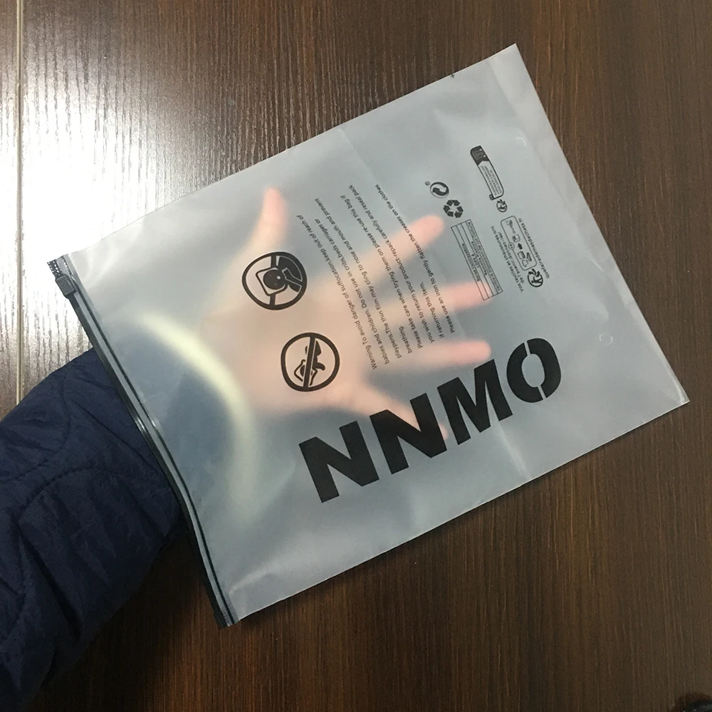 Factory Wholesale Frosted Clothing Packaging T-shirt Garment Matte Plastic Ziplock Clothing Packing CPE Zipper Bags