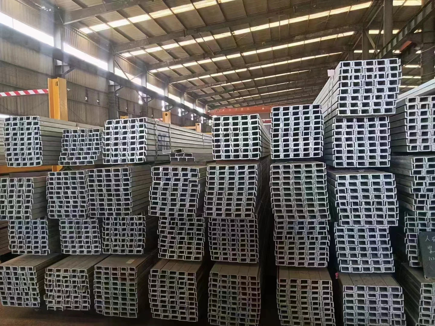 Quality channel steel supply manufacturers spot wholesale channel steel/hot rolled channel steel