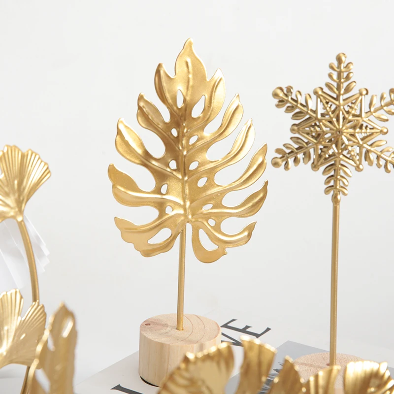 Hot Sales Leaf Statues Desktop Sculpture Ornaments Gold Home Decor For Living Room Bedroom Office Desktop With Wooden Base