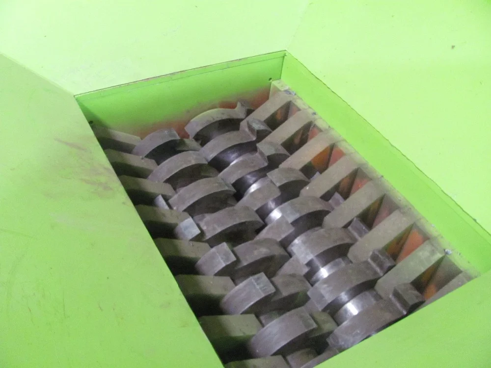 Industrial Waste Film Bottle Bag Strap Recycling Double Shaft Plastic Shredder for Sale