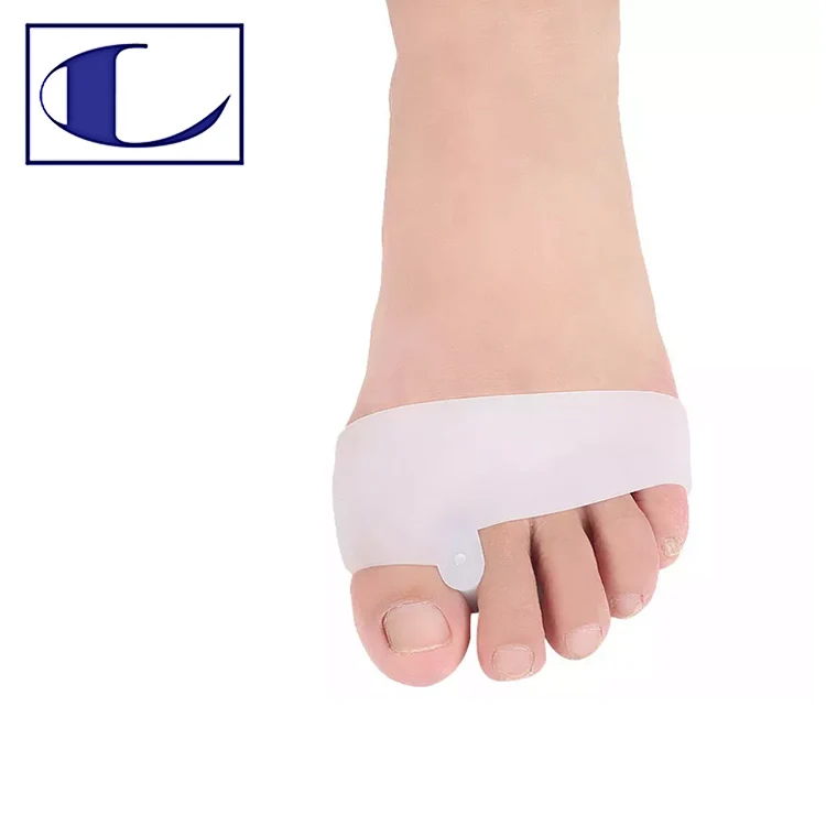 A padded insole in which the gel of sleeve compresses separated toes Forefoot cushion Toe