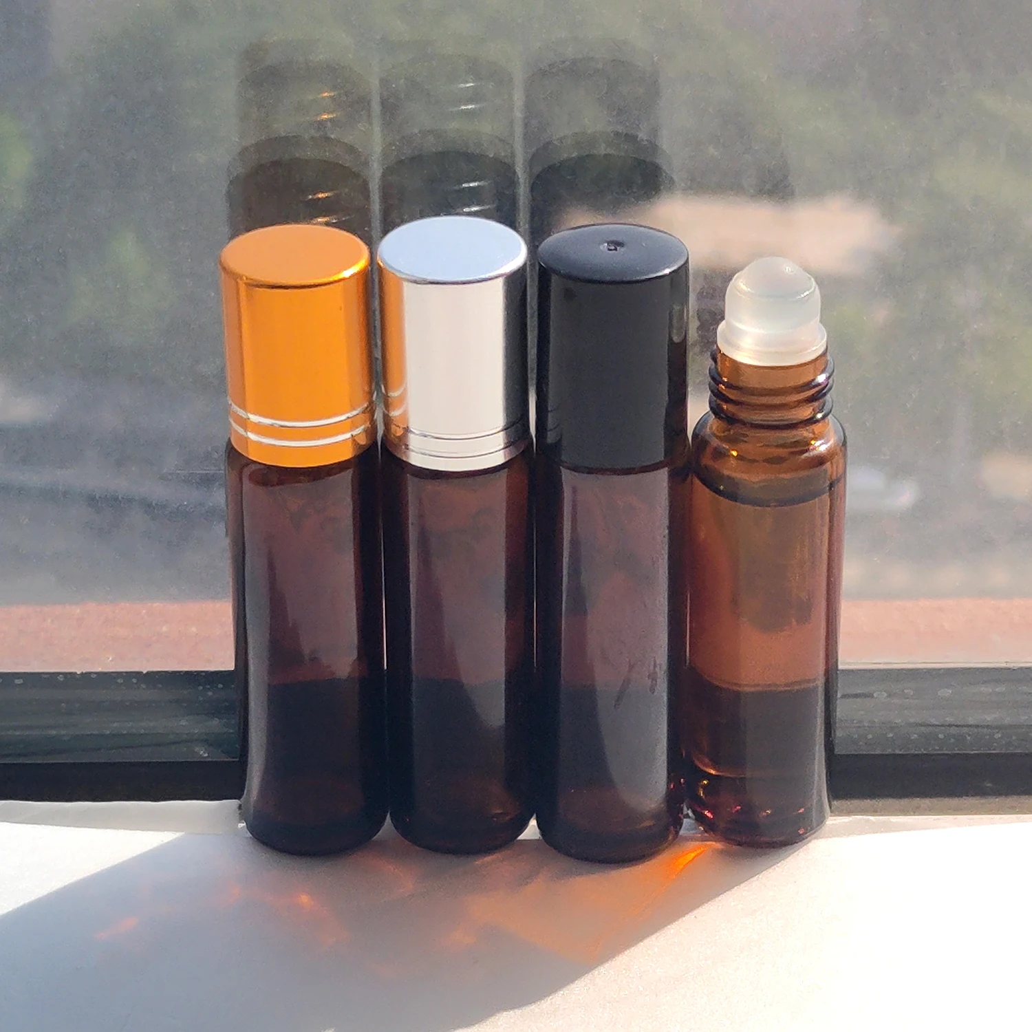 10 ml amber glass roller bottle gold lid