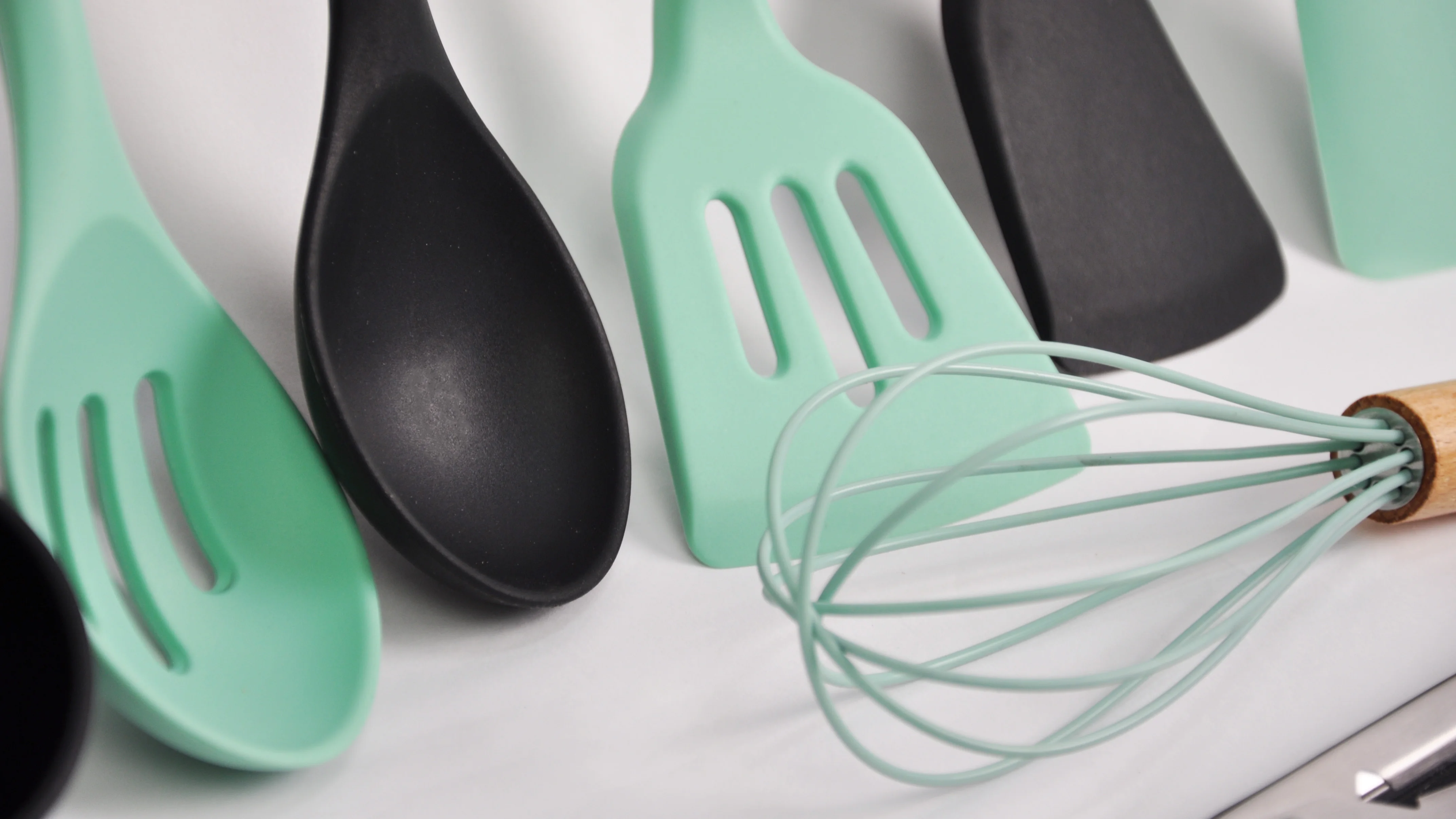 Wooden Handle Versatiles Smart accessories Bamboo Household Used Silicone Wooden Kitchen Utensils Utensil Set Cooking Tools