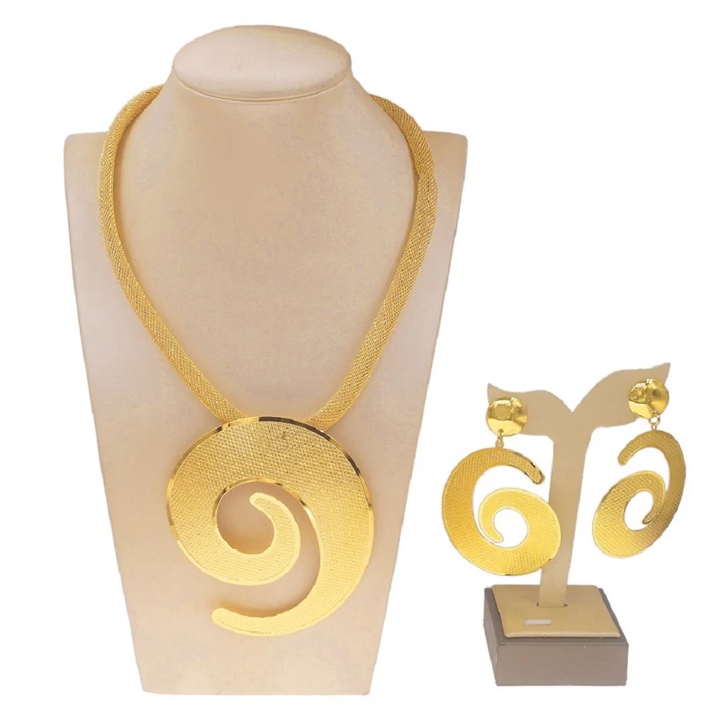 Zhuerrui Newest Dubai Gold Plated Jewelry Sets Elegant 18k Ladies Accessories Brazilian Design Necklace Earrings Sets MH2200925