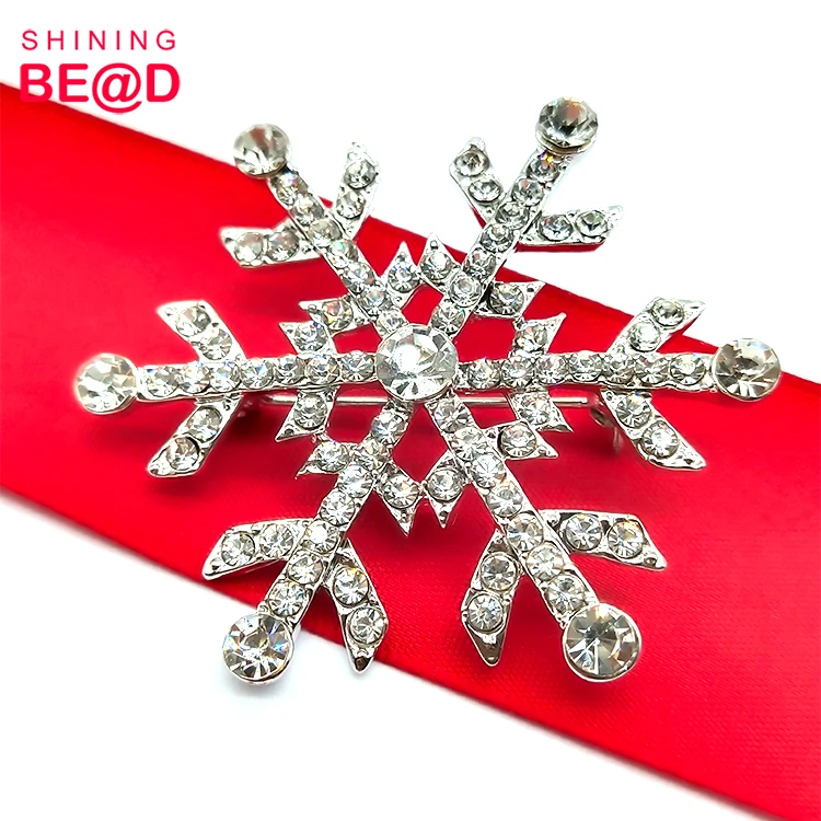 Wholesale Sparkling Crystal Snowflake Brooch Silver Alloy Rhinestone Pin Corsage for Women Suit Coats Fashion Jewelry Decoration