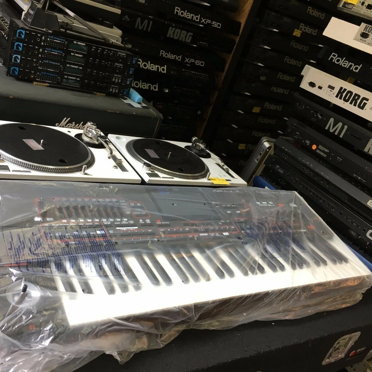 Special Quality Korg PA4X 76-Note Professional Arranger Workstation Keyboard with speaker system