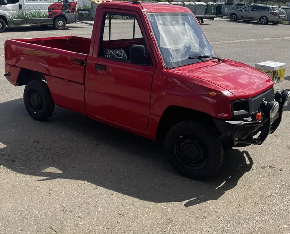 Mini Electric Car Pickup Delivery Truck for Cargo  4 Wheel Electric truck Car Single row Left hand driving 5kw motor 2 seats