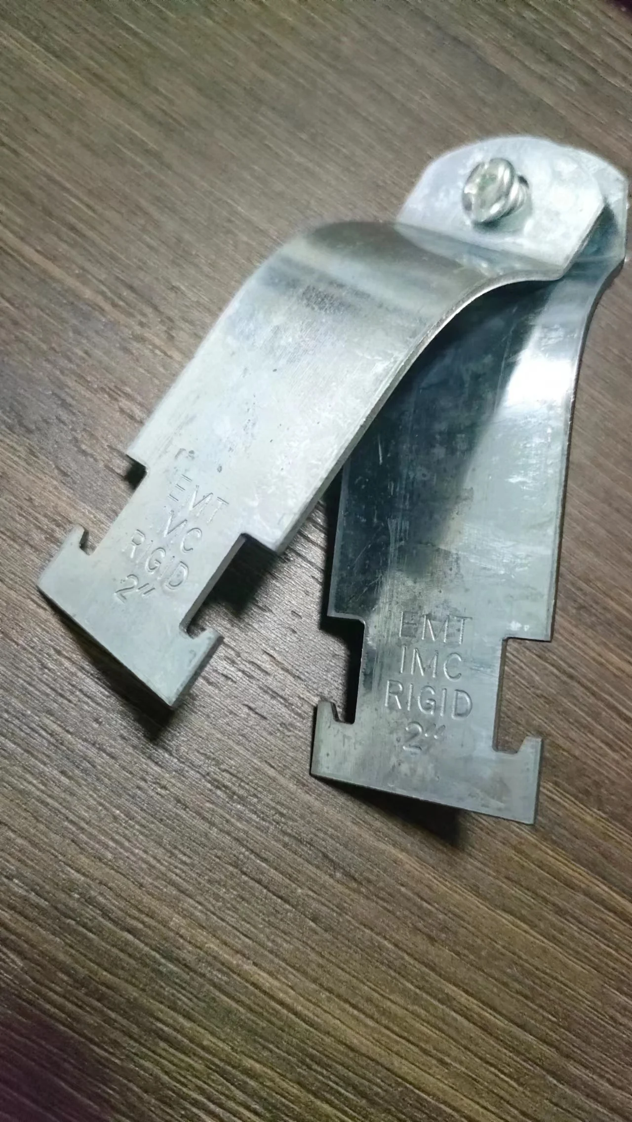 Electro Galvanized Steel Electrical Conduit EMT Clamp