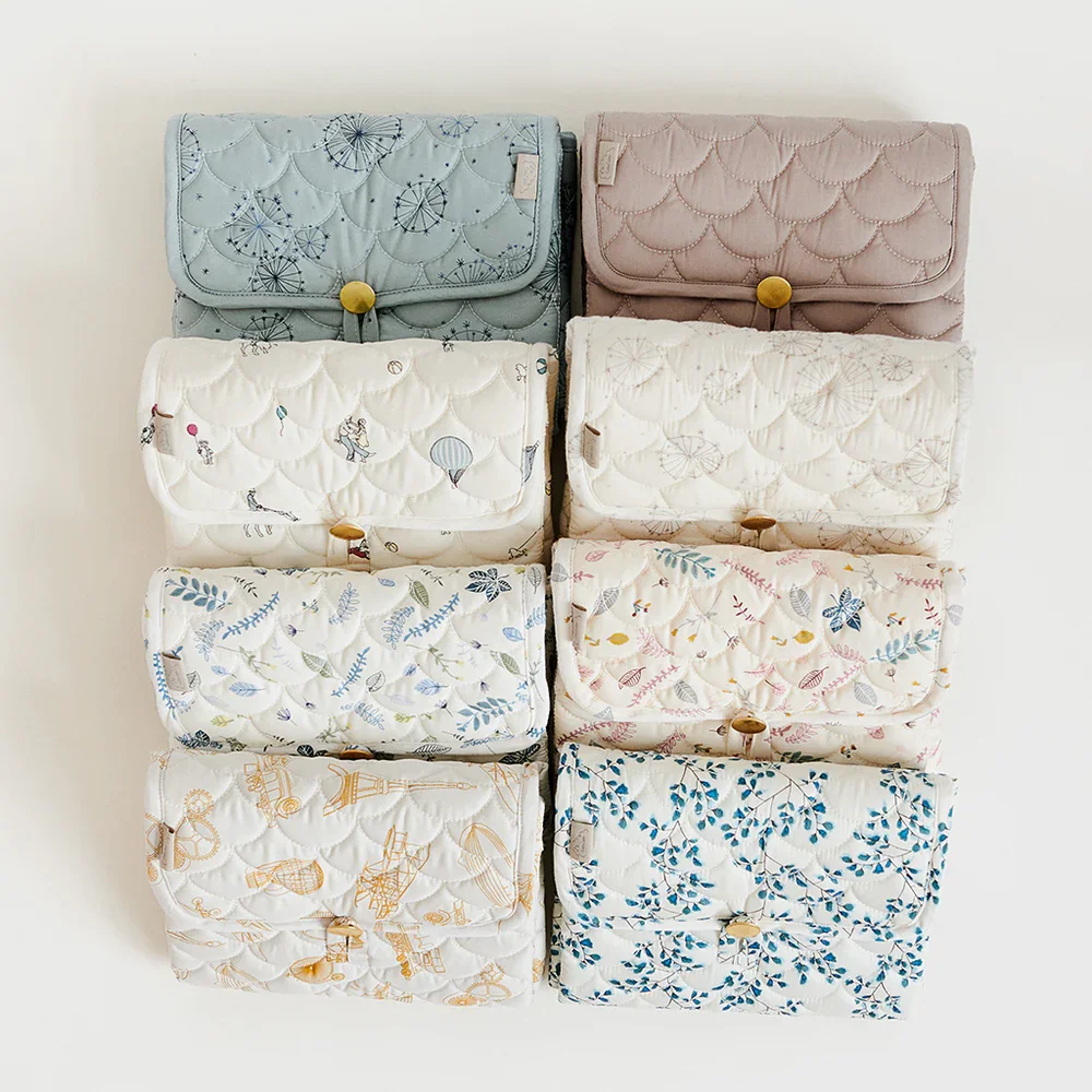 Organic cotton waterproof baby portable quilted changing mat bag diaper shower changing pad for newborn travel shower with bag