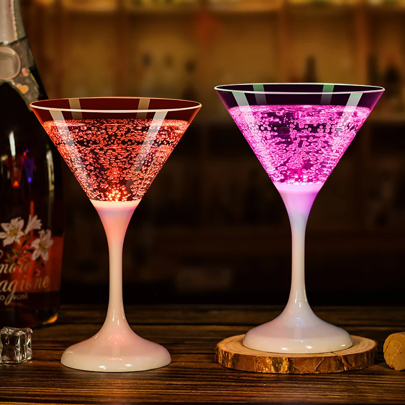 Custom Luxury Decorative Barware Stunning Led Flashing Juice Beer Martini Mojito Gin Cocktail Plastic Wine Drinking Glasses Cups