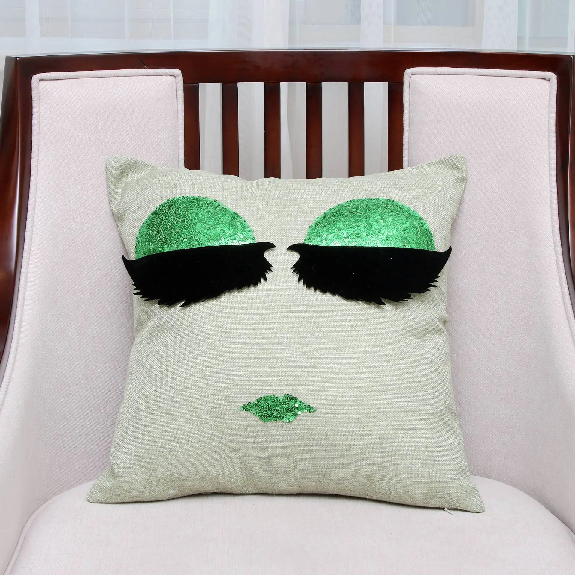 Europe and america style sequin pillowcase ,pillow cover with eyelash in indoor