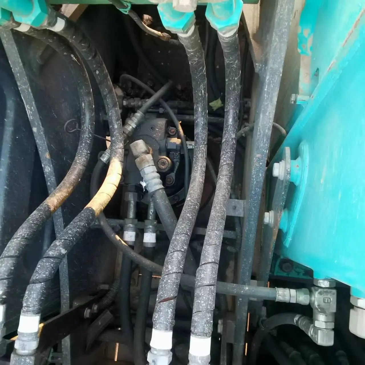 Low Price Used Kobelco Sk75 Crawler Excavator For Sale/ Used Excavator Kobelco Sk200 Excavator Japan