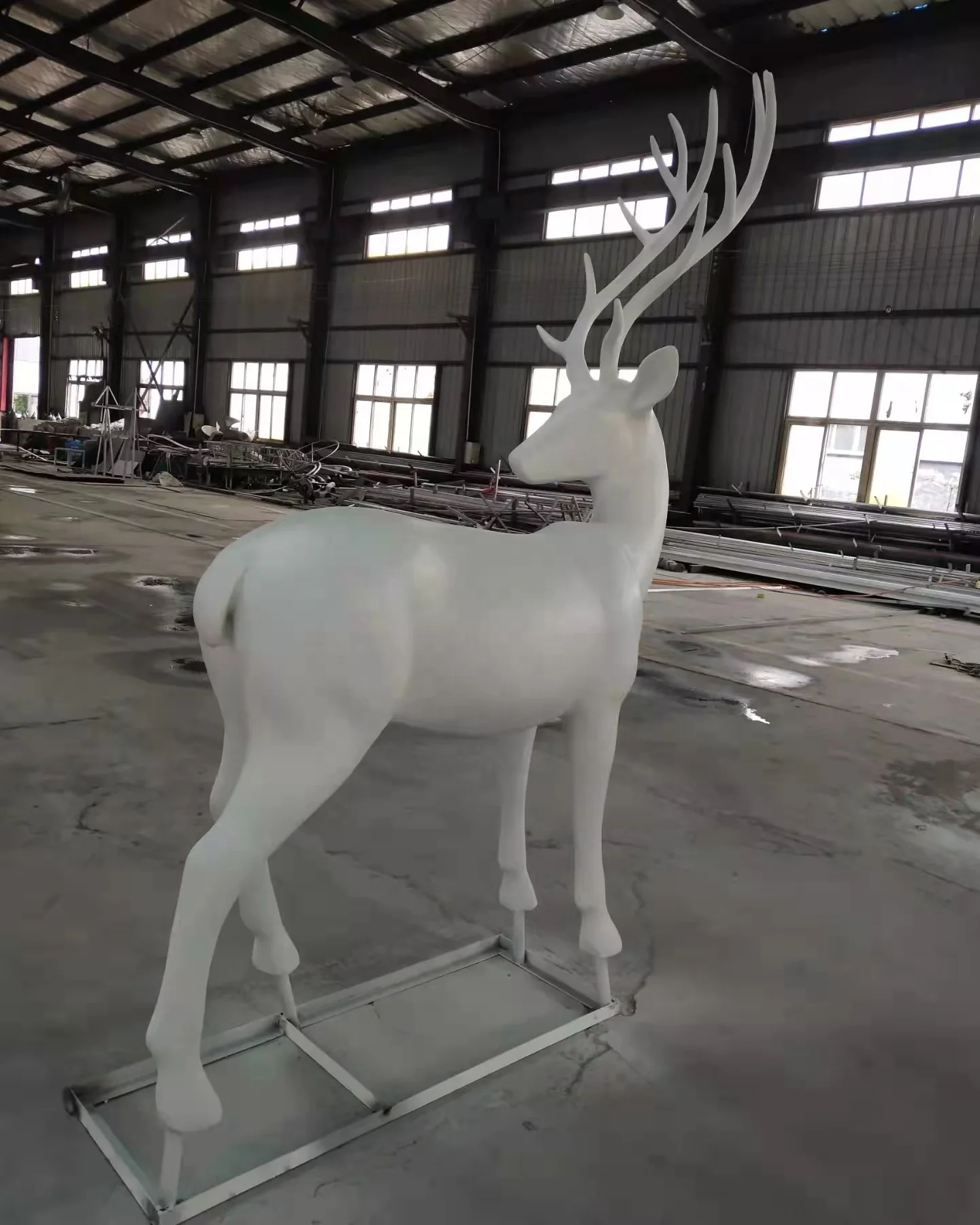 Christmas Reindeer Festival Home Decor Life Size Anime Deer Statue Outdoor Yard Display Resin Fiberglass Animal Sculpture