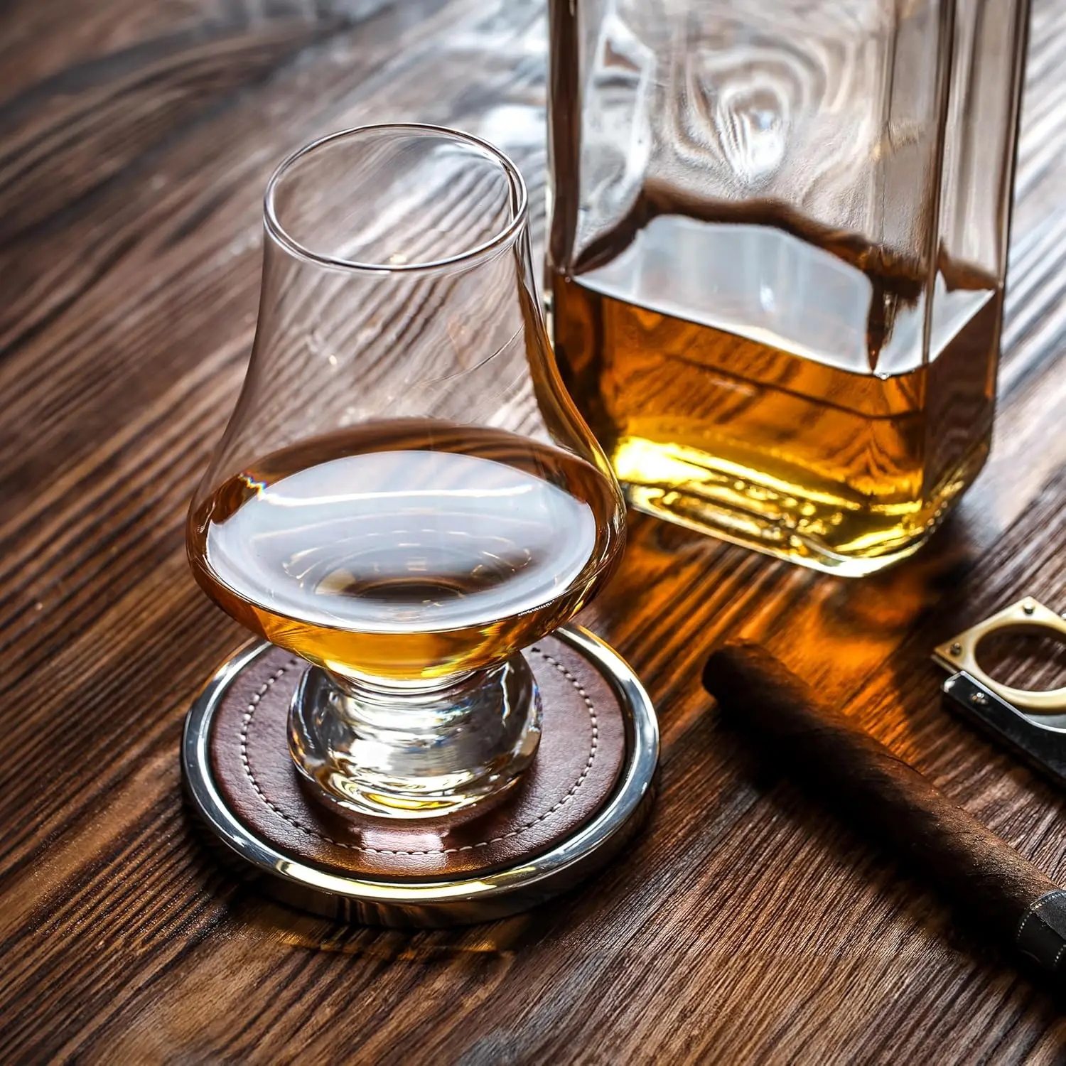 Wholesale Handmade Unique Stemmed Tulip Vertical Striped Lead-free Crystal Shot Whiskey Brandy Tasting Glass