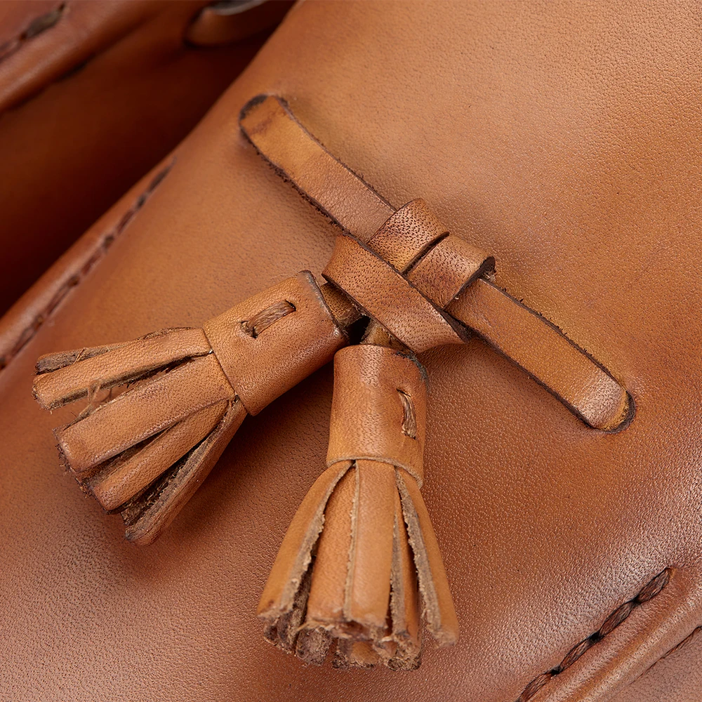 New Elegant Top Cowhide Leather Tassel Loafers for Men Durable Genuine Leather Walking Style Casual Mocasines Family Gathering