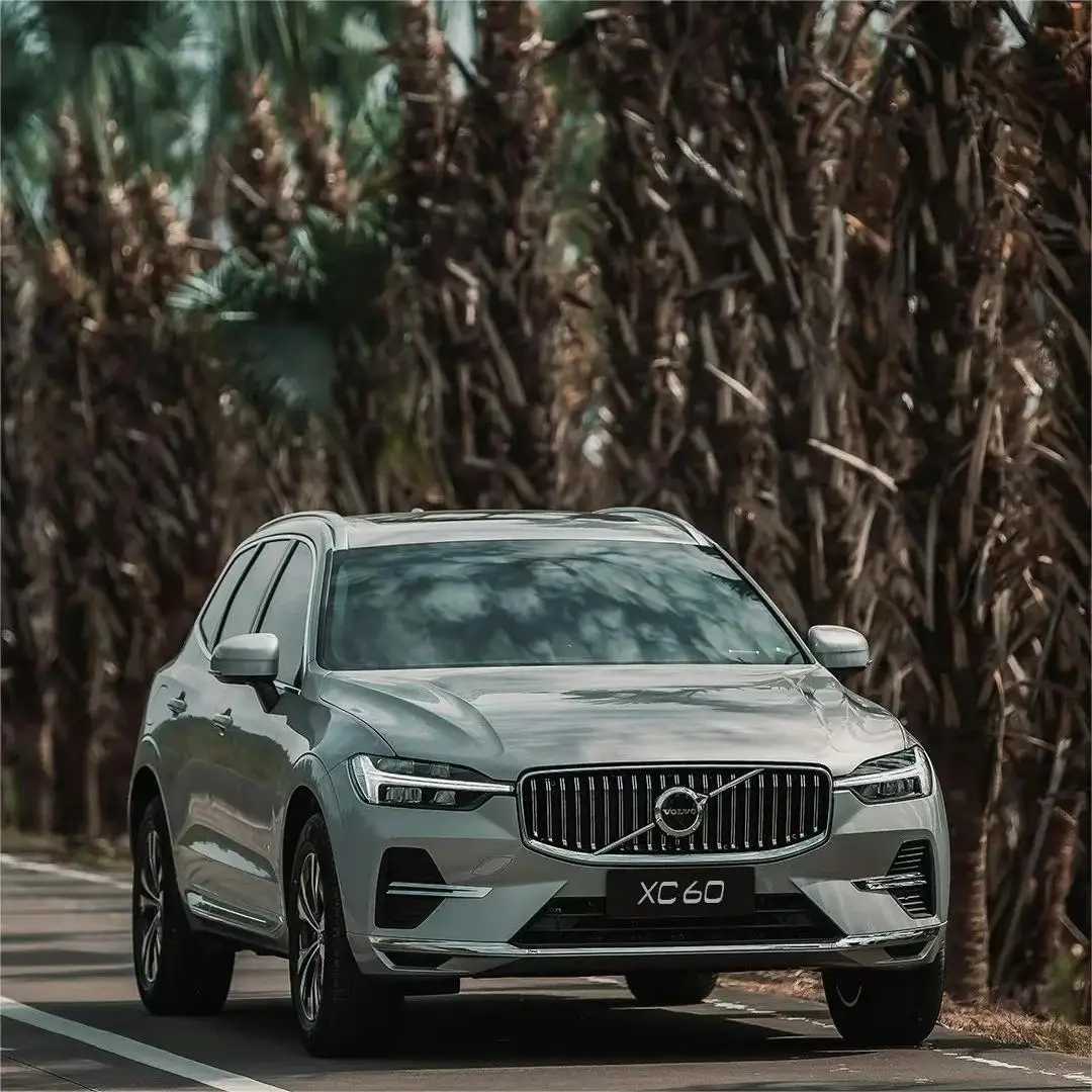 High Quality Family Car VOLVO XC60 2025 B5 AWD Deluxe Medium Manual Automatic SUV Volvo L4 2.0T 8 Speed 180km New Car for Sale