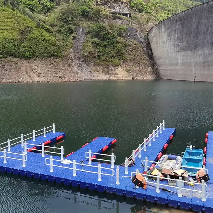 Durable Uvioresistant  Floating Bridge On Water Pontoon Floating Platform Walkway water stage fishing platform