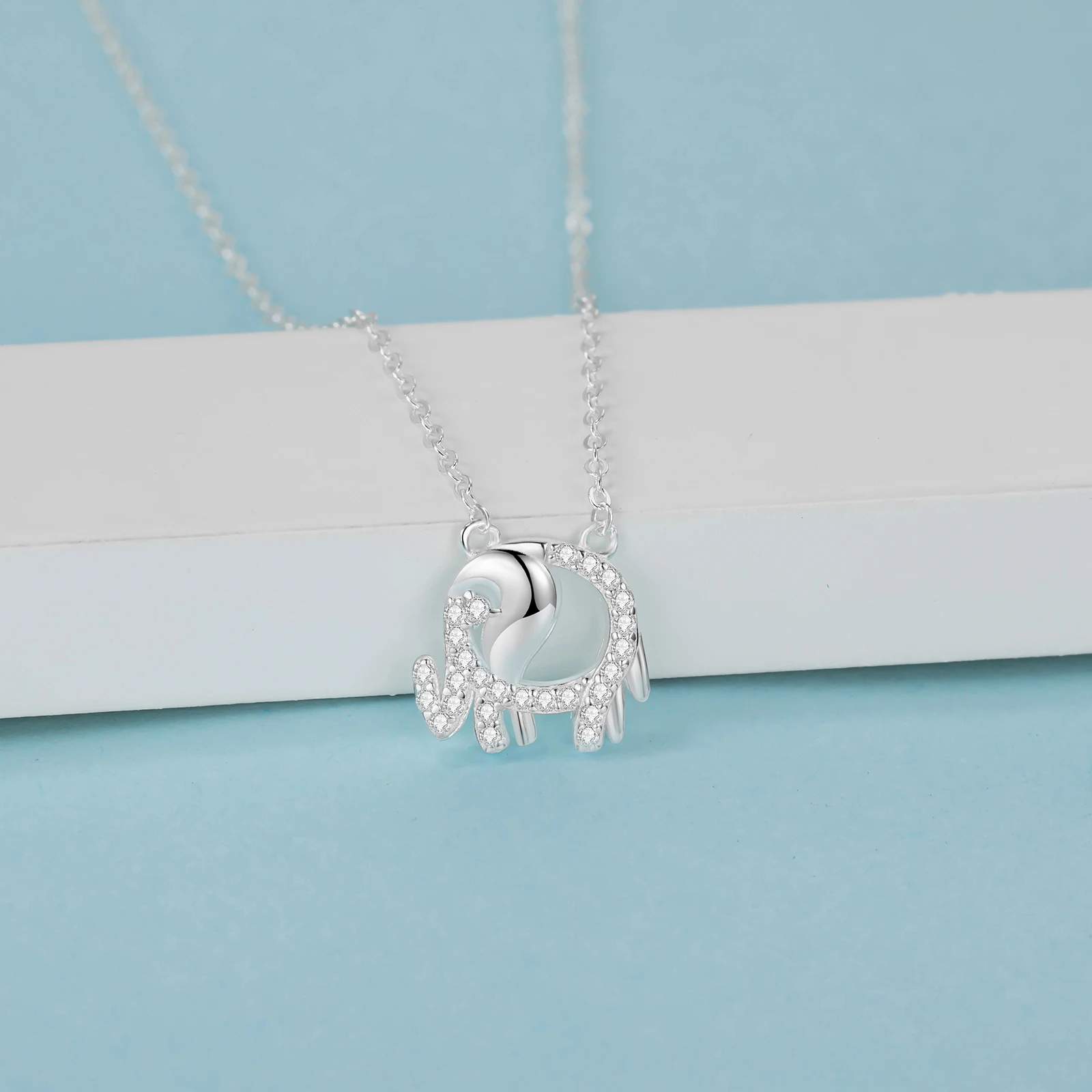 
New Zircon s925 sterling silver design jewelry golden cartoon baby elephant necklace 