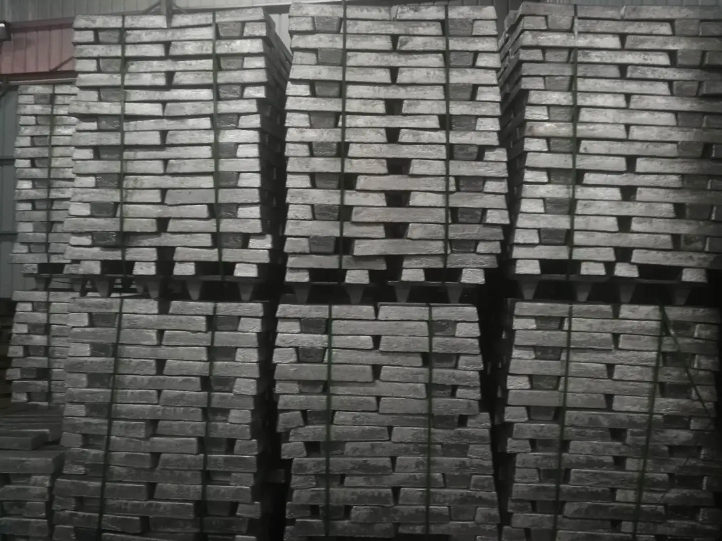 Фабрика Handan имеет последний качественный магниевый слиток, пожалуйста, свяжитесь с