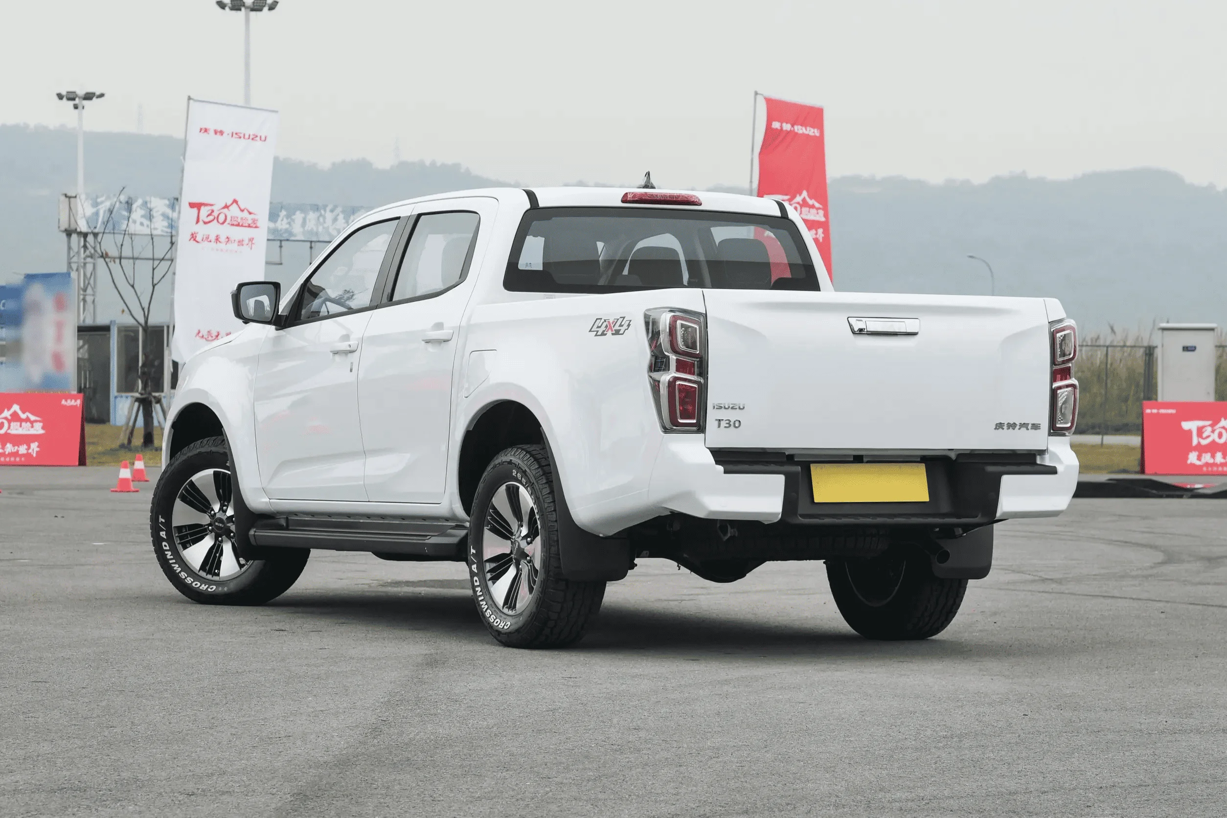 Japanese Car Isuzu T30 4x4 Pickup 3.0L Engine Pickup Truck 4WD diesel isuzu pickup Made in China
