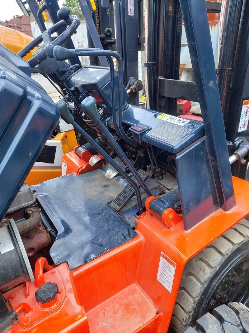TOYOTA 30 Used Forklift TOYOTA 25 Used Forklift mini good condition 3ton small TOYOTA30 japan original used TOYOTA30 forklift