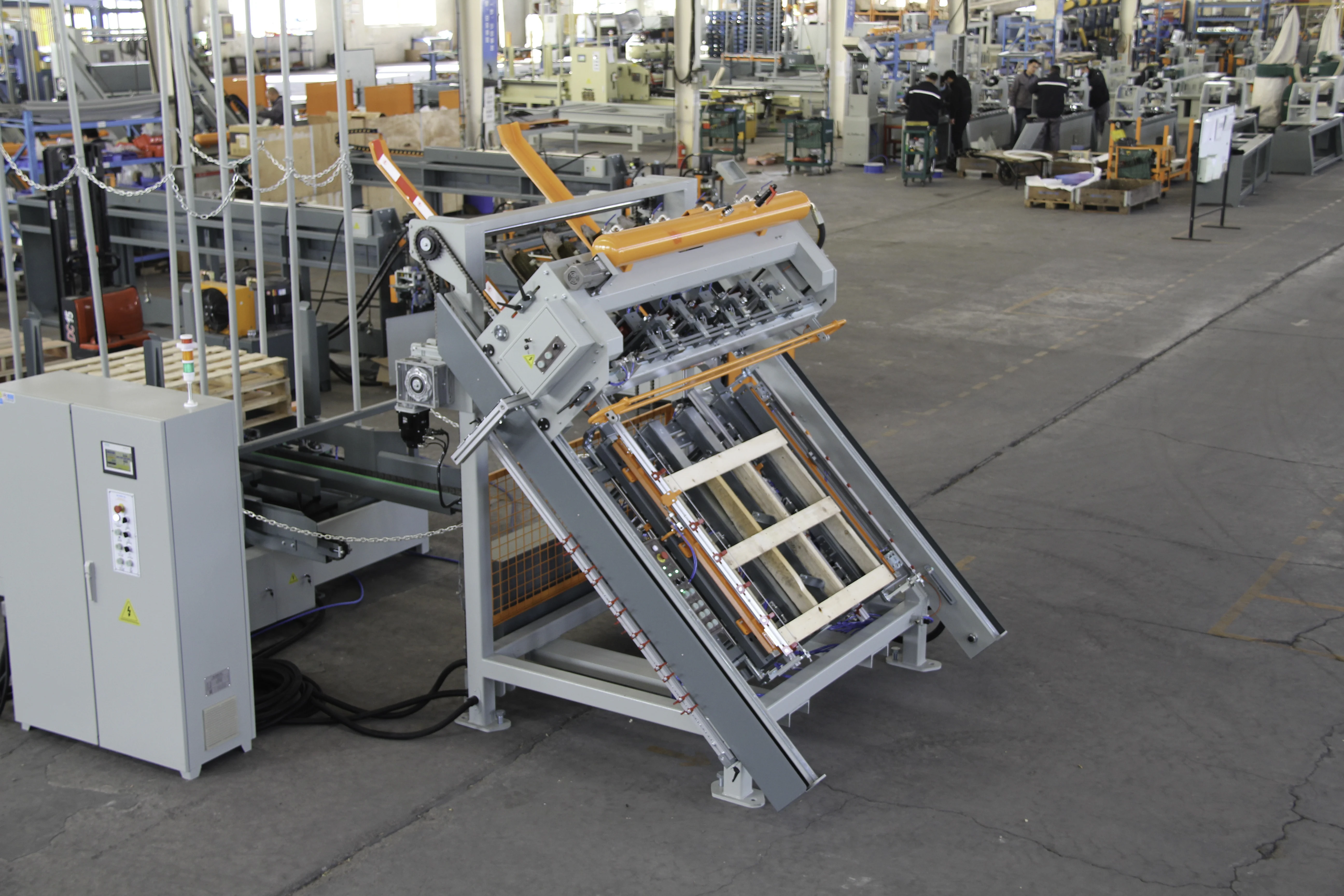 Saifan SF9025 Woodworking Automatic Stringer Wood Pallet Nailing Machine