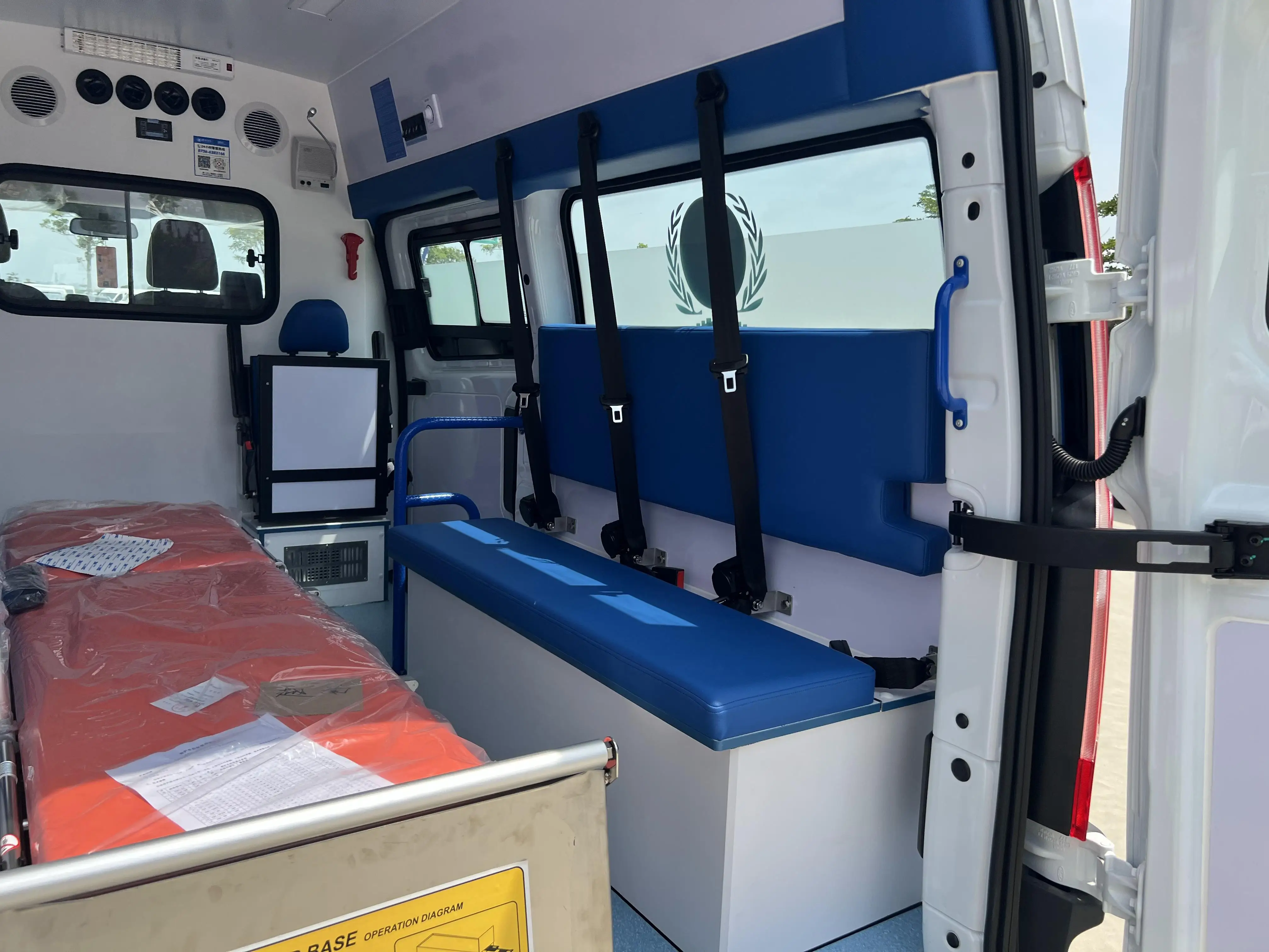 Brand New V362 Standard Negative Pressure Ambulance Vehicle Transit Car Transport with Good Price Gasoline Fuel