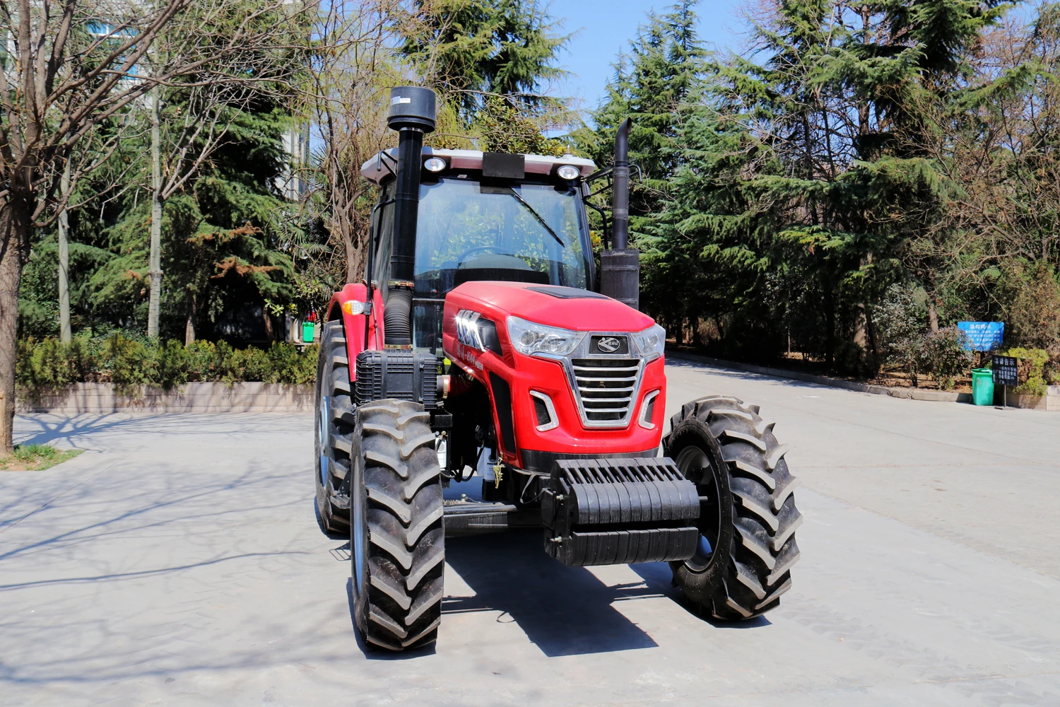  Сельскохозяйственный трактор LUTONG л.с. LT2004 садовый 4WD тракторный рыхлитель