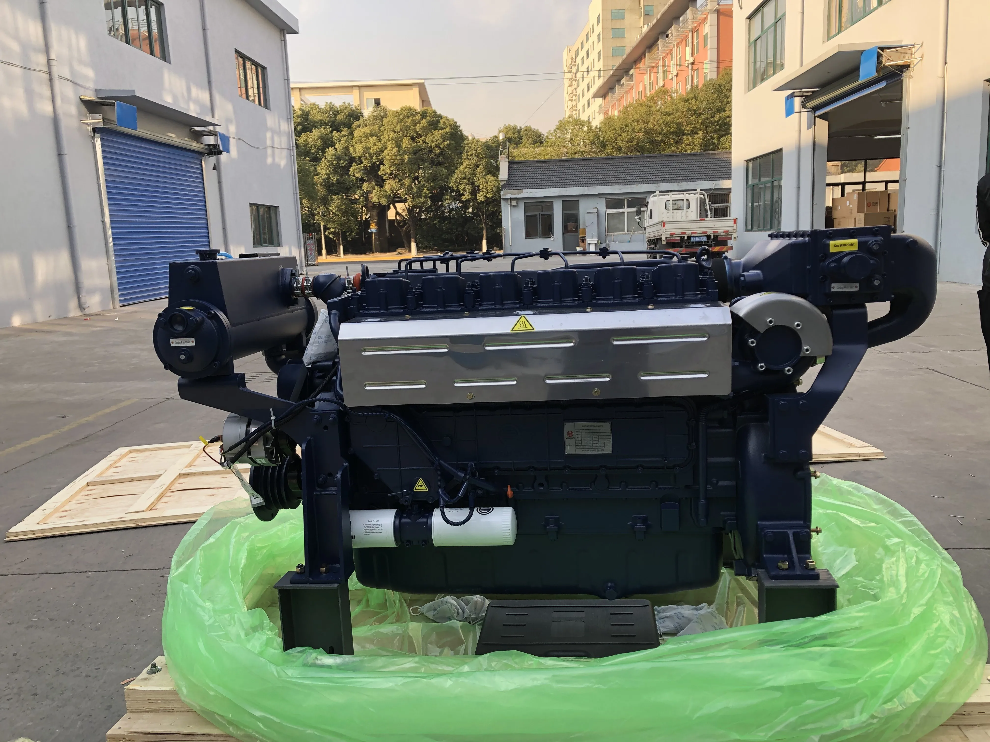 High quality and brand new 4 stroke 6 cylinder Weichai Marine Diesel Engine WD12C327-18