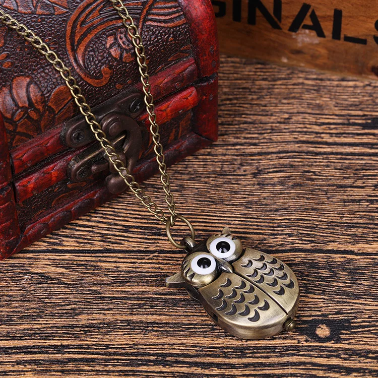 Owl retro creative pocket watch flip cover unisex creative watch Douyin quartz watch creative