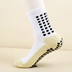 Low Moq Custom Anti Slip Sports Logo Terry Loop chaussettes de sport Sock Cushion Basketball Football Running Socks