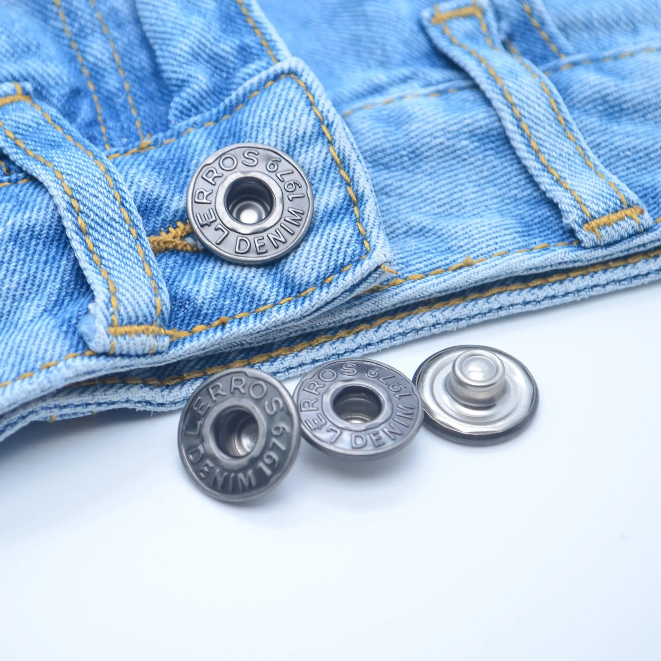 Factories Custom Brand Name Logo Metal Jeans Buttons Hollow Plating Denim Button And Rivets for clothes 17mm