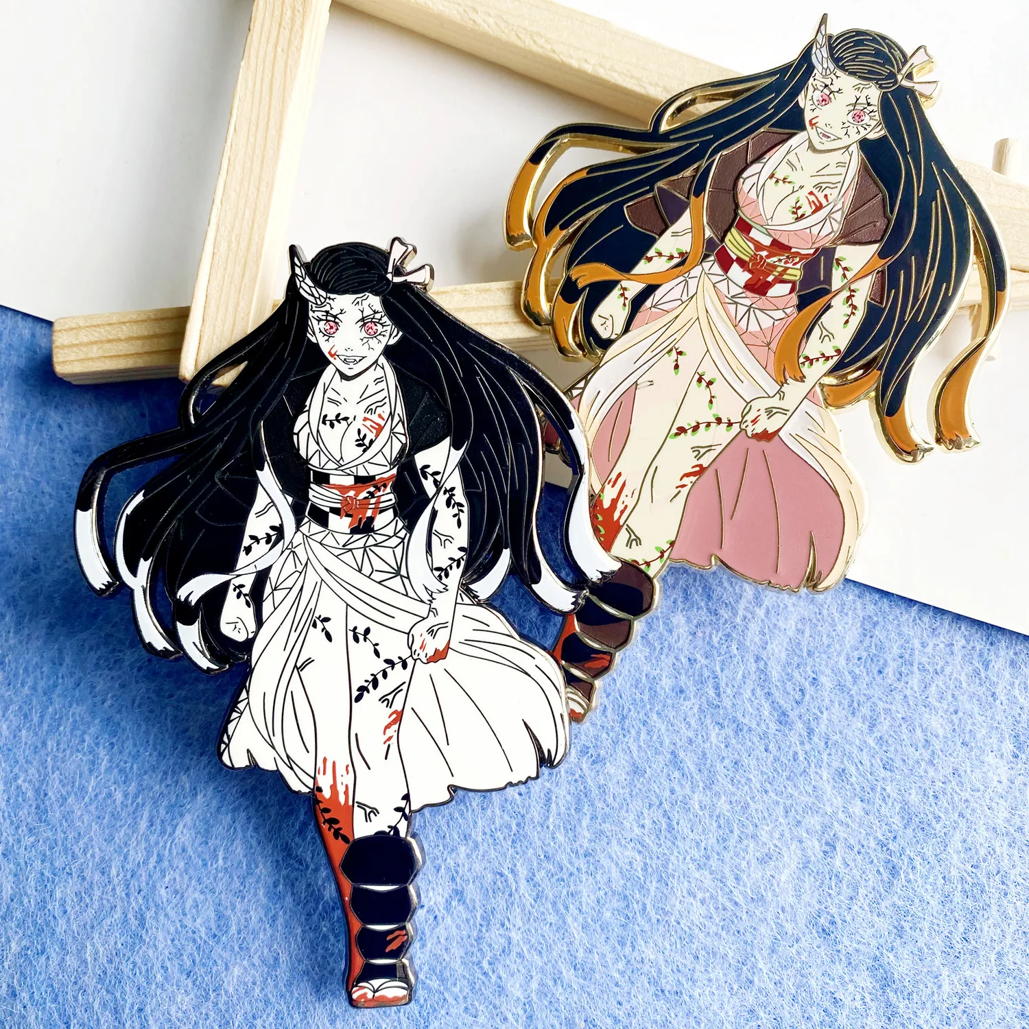 China Factory Wholesale No Minimum Personalized Logo Hard Soft Enamel Custom Metal Lapel Pins Gold Plated Bulk Enamel Pin