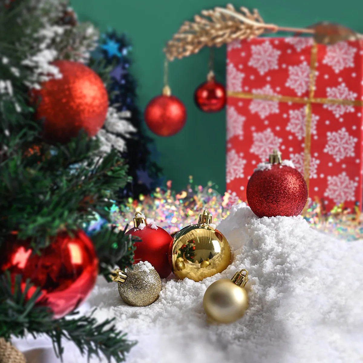Christmas Gift Box Contains 24 Pcs 4cm 6cm 8cm Balls Matte Balls Hollow Decor Tree Decoration Christmas Ball