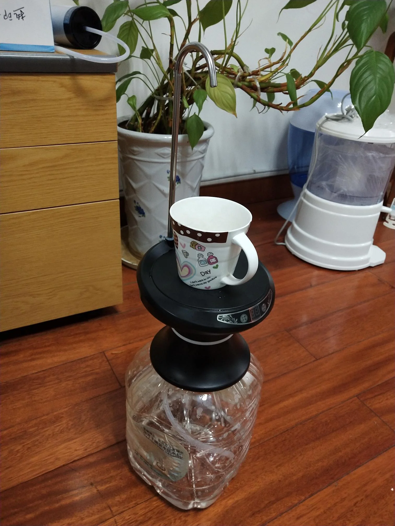 USB Charging Bottled Water Dispenser