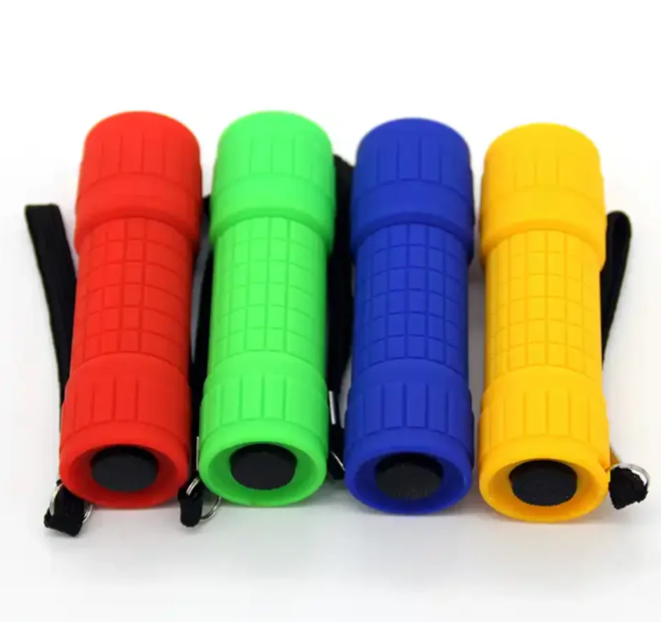 Cheap Plastic 9 LED Torch 3*AAA Battery Powered Handheld LED Flashlight