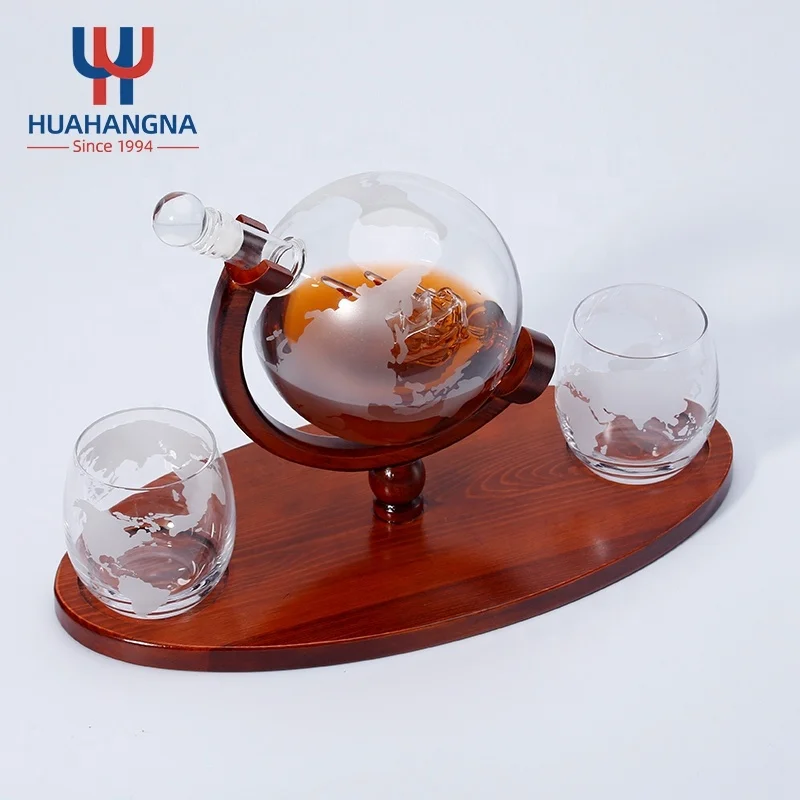 850ml Unique Globe Liquor Decanter Fancy Glass Wine Whiskey Decanter Etched Globe Whisky Decanter Set with Inner Ship Design
