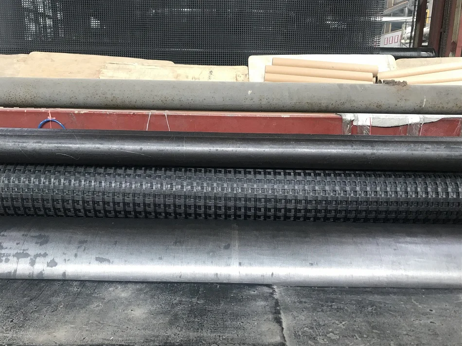 Asphalt reinforcement 4 wires geogrid fiberglass mesh for highway road construction