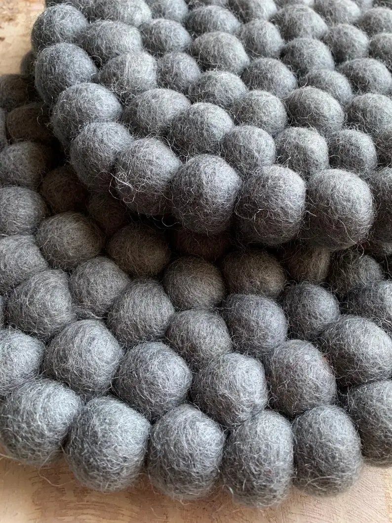 Wool FELT HOTPAD/TRIVIT Teapot Stand Felt Pompom Hotpad/Handfelted in China