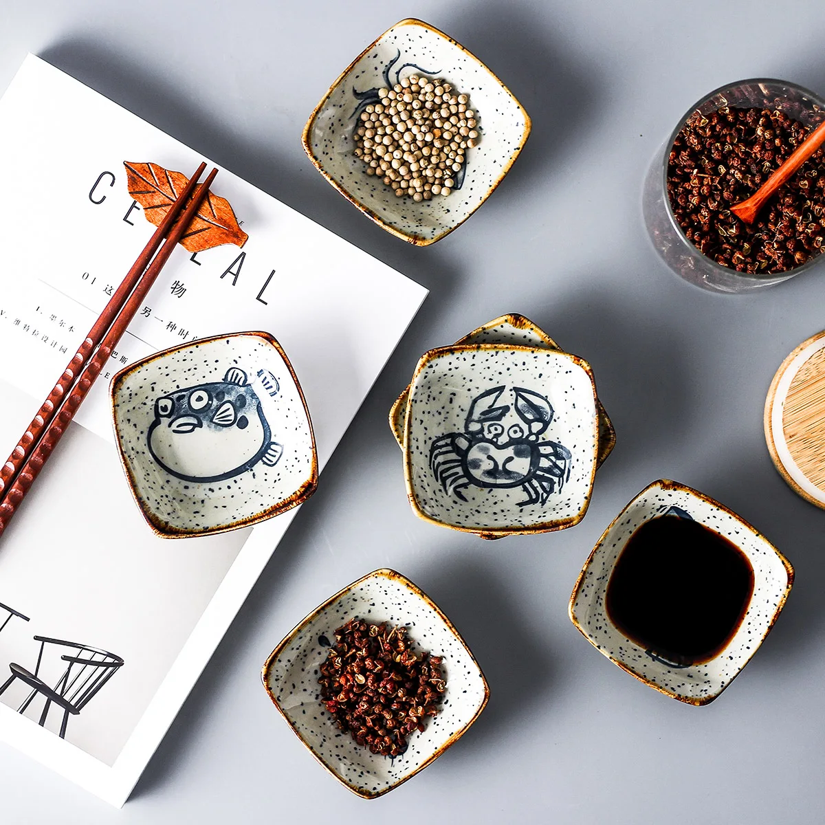 Vintage Design Fish Shrimp Pattern Soy Sauce Dish Wholesale Rustic Seafood Pattern Ceramic Dinner Plates Set