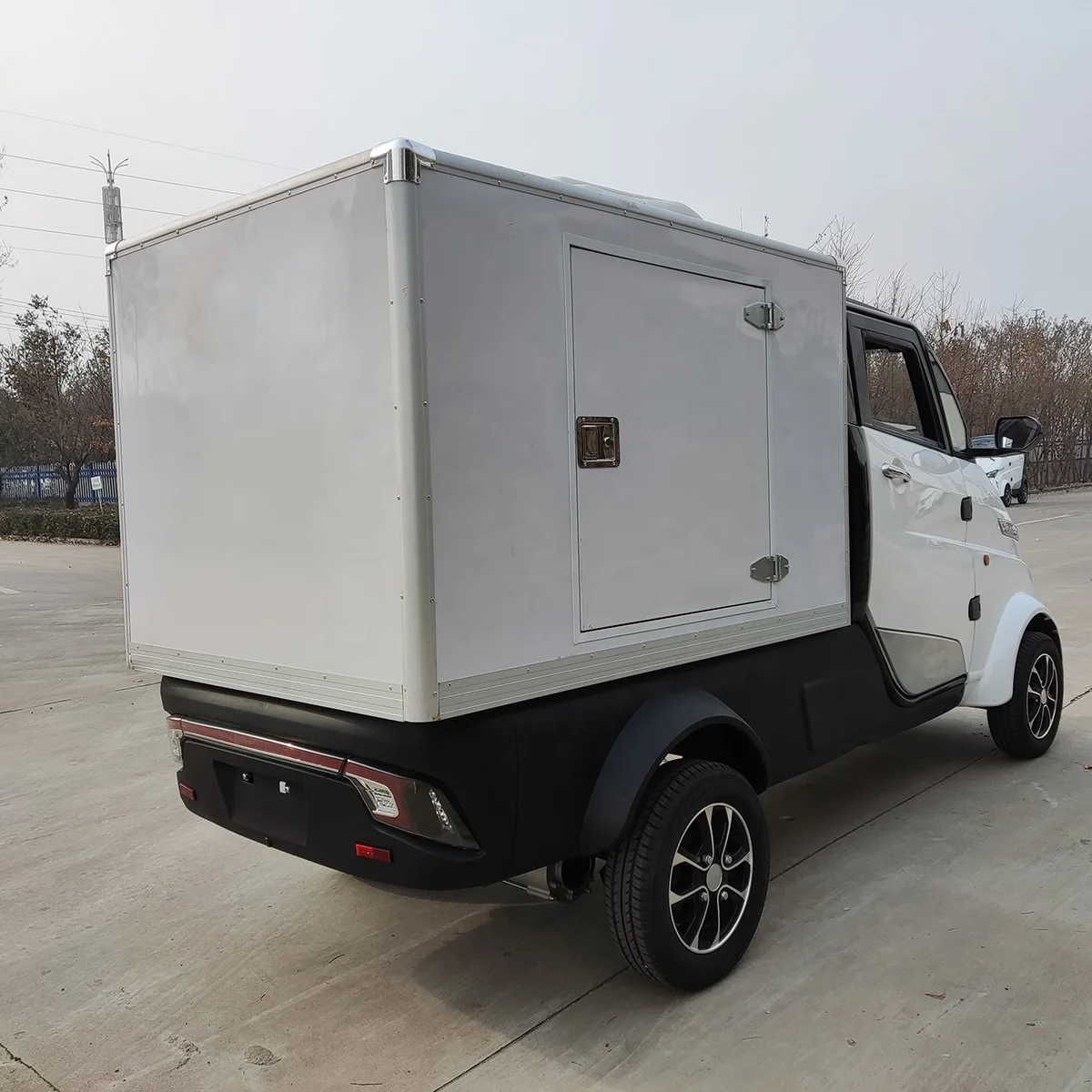 Миниатюрный Малогабаритный электромобиль EEC L7e малогабаритный грузовой автомобиль с электрическим бункером сделано